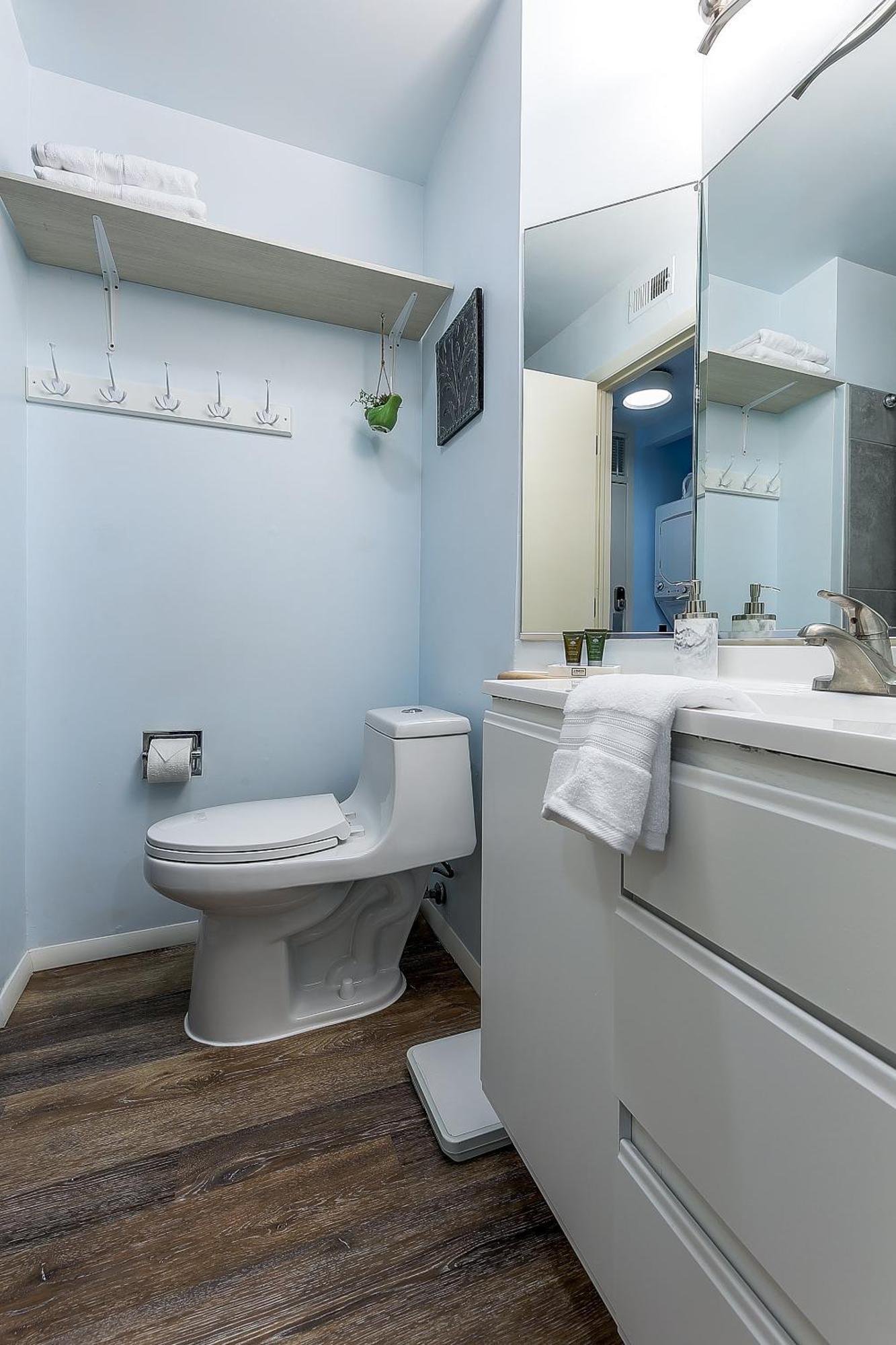 טראוורס סיטי Beautiful Lake View Studio Condo At The Shores מראה חיצוני תמונה
